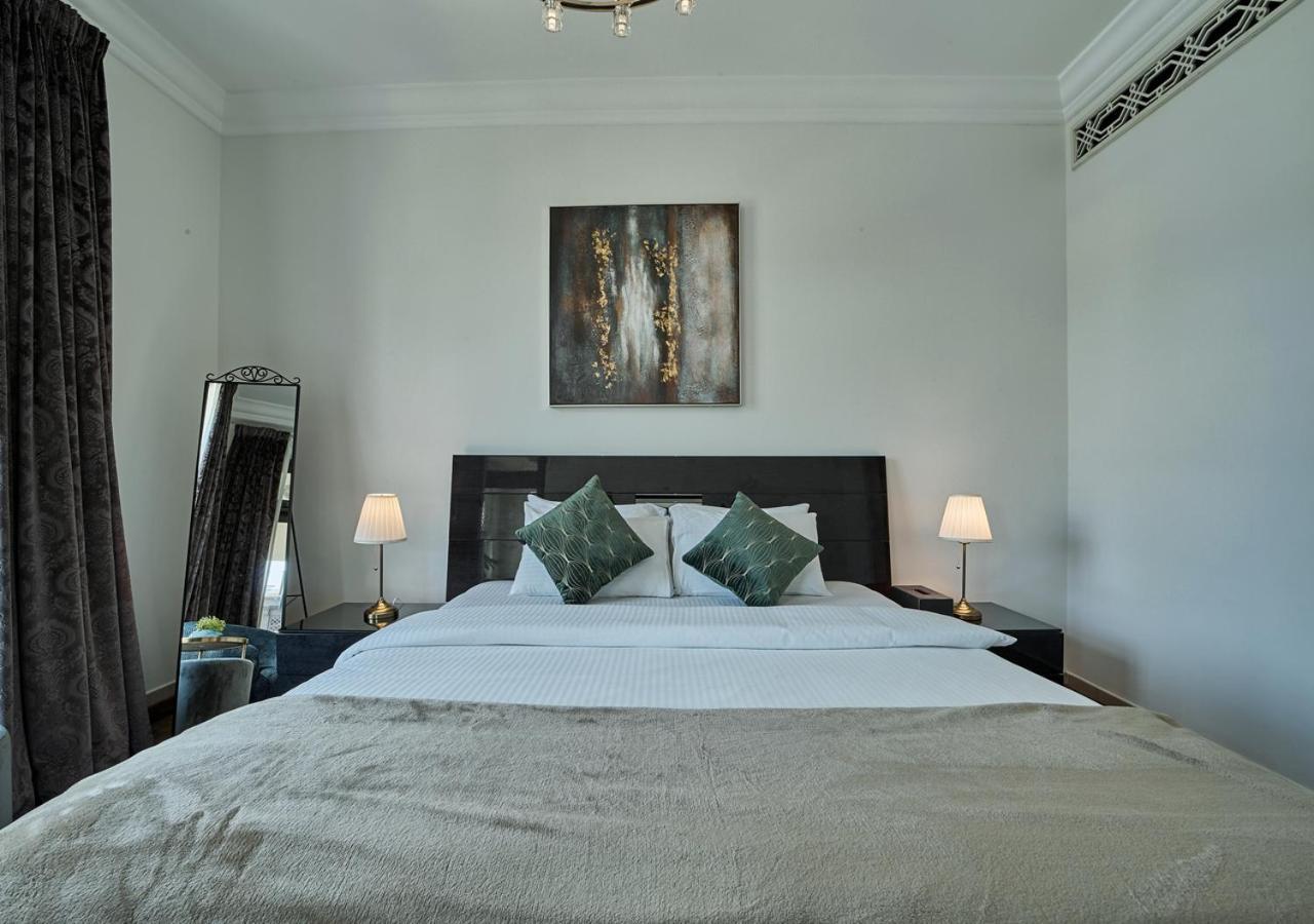 Burj Khalifa Partial View Peak Living Luxury 2Br Souk Al-Bahar Beside Dubai Mall-Golden Homes Exterior foto